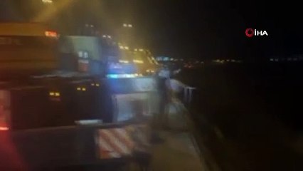 Edirne’de 20 tonluk tır köprüden düştü: 2 yaralı