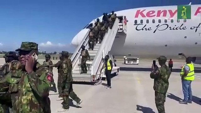 Trescientos policías kenianos refuerzan la misión internacional de seguridad en Haití