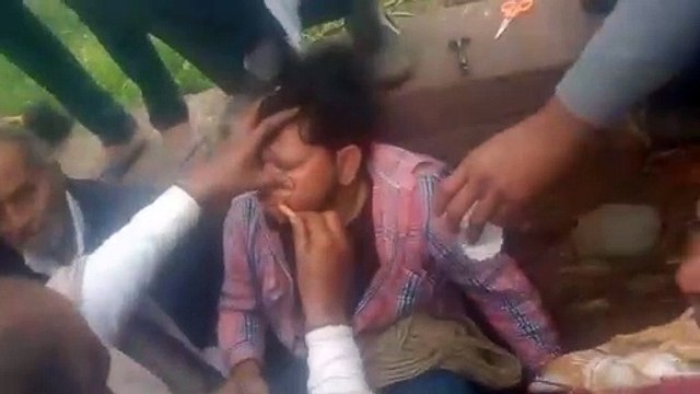 लड़की से सगाई नहीं करना लड़का पक्ष को पडा भारी नाराज ग्रामीणों ने लडका पक्ष को बनाया बंधक, लडके के काटे मूंछ बाल