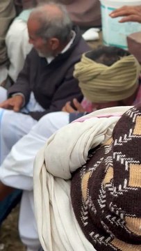 लड़की से सगाई नहीं करना लड़का पक्ष को पडा भारी नाराज ग्रामीणों ने लडका पक्ष को बनाया बंधक, लडके के काटे मूंछ बाल