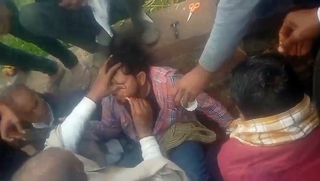 लड़की से सगाई नहीं करना लड़का पक्ष को पडा भारी नाराज ग्रामीणों ने लडका पक्ष को बनाया बंधक, लडके के काटे मूंछ बाल