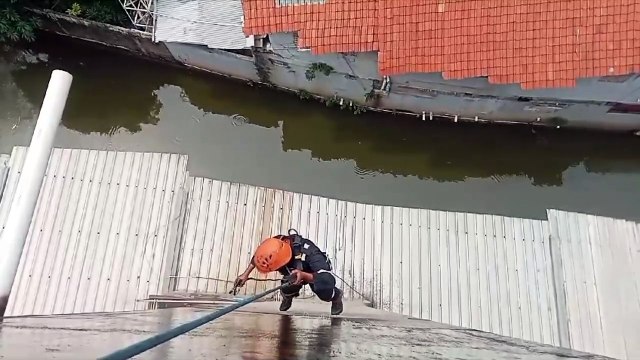 Solusi Waterproofing untuk Dak Beton dan Dinding Gedung Anda