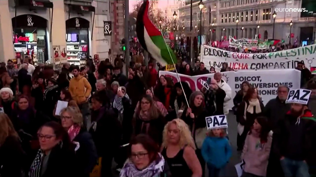 إسبانيا: الآلاف يتظاهرون في برشلونة دعماً للفلسطينيين قبل سريان وقف إطلاق النار