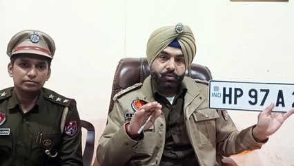 ਪਠਾਨਕੋਟ ਪੁਲਿਸ ਦੇ ਹੱਥ ਲੱਗੀ ਵੱਡੀ ਸਫਲਤਾ, ਜਾਅਲੀ ਨੰਬਰ ਪਲੇਟਾਂ ਬਣਾਉਣ ਵਾਲਾ ਗਿਰੋਹ ਕੀਤਾ ਕਾਬੂ