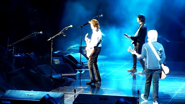 Paul McCartney - Let Me Roll It