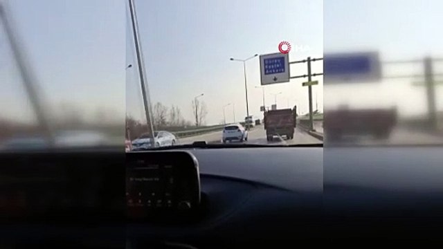 Bursa\'daki kazayı tesadüf eseri saniye saniye çekti! O anlar kamerada