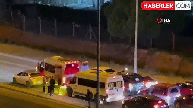 Tuzla'da Düğün Konvoyu Yolu Kapattı, Trafik Kilitlendi