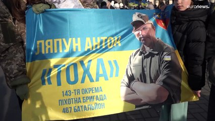 في كييف: مطالبات بالكشف عن مصير الأسرى والمفقودين وسط غياب التواصل الحكومي