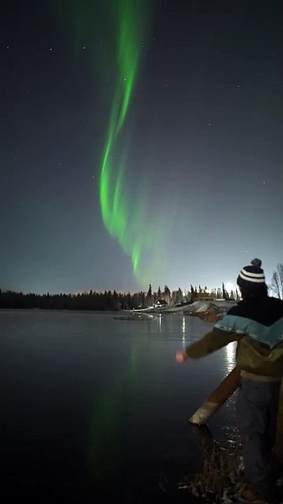 Sound on - Awesome night of rock skipping under northern lights in Fairbanks, Alaska!