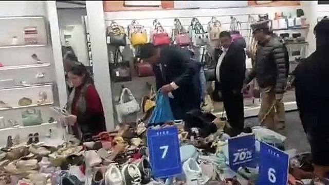 गणतंत्र दिवस से पूर्व नोएडा में अलर्ट, पब्लिक प्लेस पर बीडीडीएस, डॉग स्क्वायड टीम के साथ चैकिंग