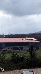 Sinop'ta fırtına çatıları uçurdu