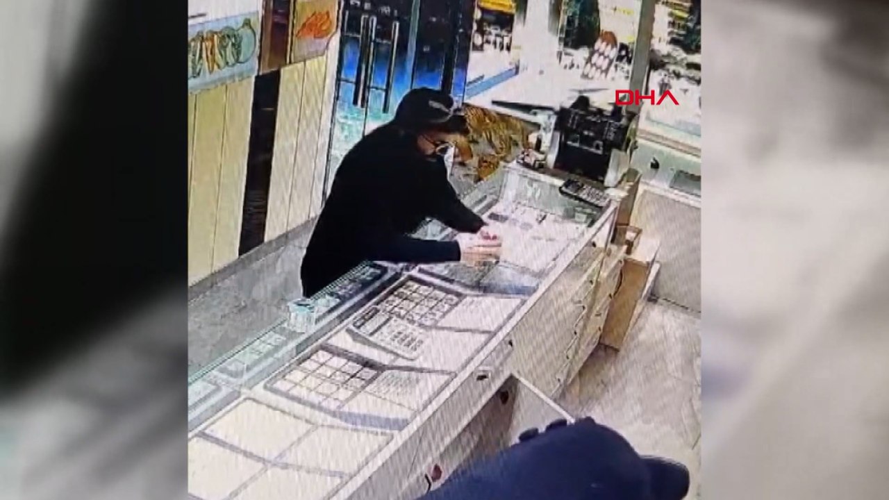 Takma sakal ve gözlükle gittiği iki kuyumcuyu 270 bin lira dolandıran şüpheli tutuklandı