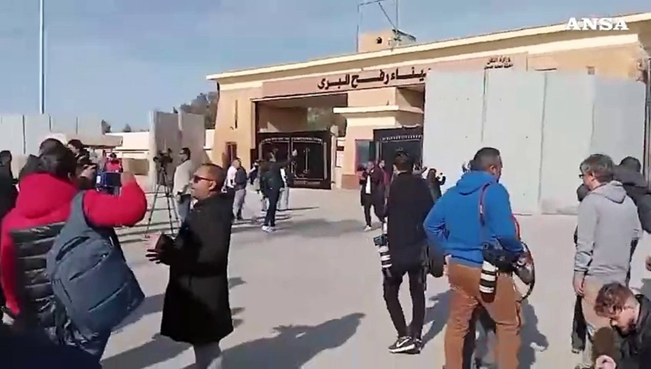 Gaza, valico di Rafah riaperto ai camion con gli aiuti