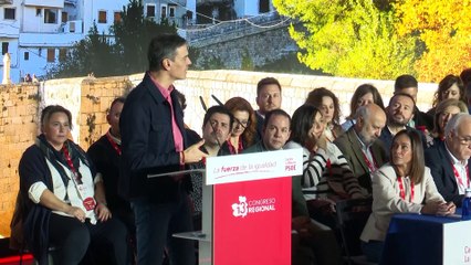 Page revalida el liderazgo del PSOE C-LM con el 99,4% de los apoyos y sin votos en contra