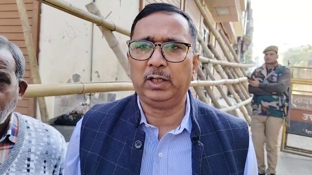 संभल में जामा मस्जिद के पास कूप की खोदाई शुरू, भारी पुलिस फोर्स तैनात