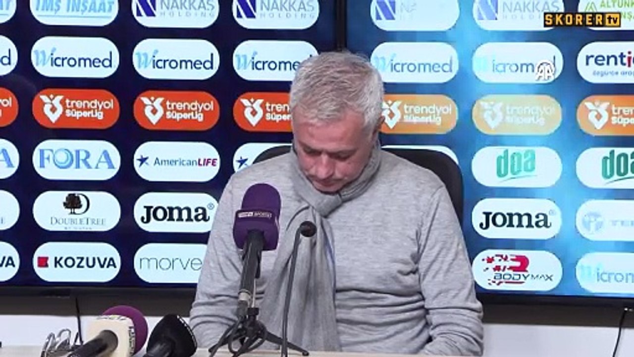 Jose Mourinho'nun basın toplantısında korkutan anlar! Baygınlık geçirdi