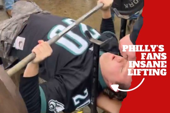 Gym in Philly! Eagles fanstook it to a whole new level lifting weights in freezing