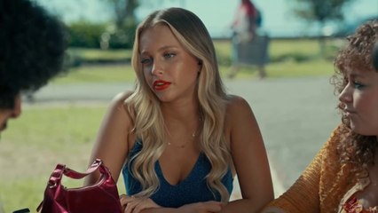 Discover the Delicious World of Sweet Strawberries 🍓 | La Reine