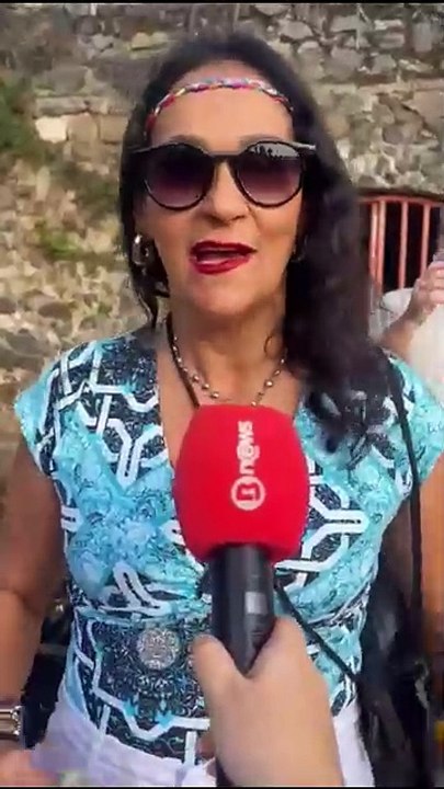 Baianos e turistas curtem show de Luiz Caldas em Salvador