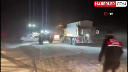 Ardahan'da Yoğun Kar ve Tipi: Mahsur Kalan Vatandaşlar Kurtarıldı
