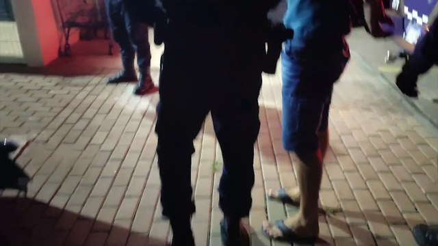 Homem é detido pelo crime de violência doméstica: vítima apresenta marcas no pescoço