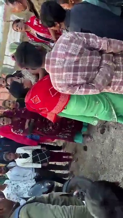 वन क्षेत्र में बोरिंग रोकने गए वन कर्मियों पर महिलाओं ने किया हमला, FIR दर्ज करने की मांग कर रहे बंद करने