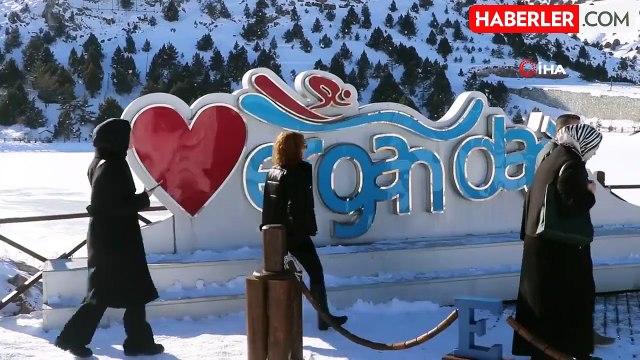 Erzincan'daki Buz Tutmuş Doğa Manzaralarının Dron ile Görüntülenmesi