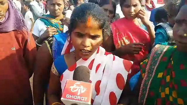 जब नक्सली छेत्र में जनता के बीच घिरे जिला पदाधिकारी, समस्याओं लगी झड़ी