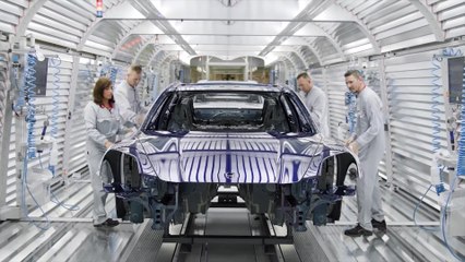 The perfect art of the Porsche paint shop