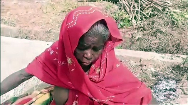 आदिवासी बिरहोर जाति की स्थिति में नही हुआ कोई सुधार,विलुप्त हो रहे आदिवासी बिरहोर जाति के युवा रोजगार की तलाश में कर रहे दूसरे राज्य पलायन,बुजुर्ग बिरहोर रस्सी बनाकर कर रहे किसी तरह से गुजारा, रोजगार