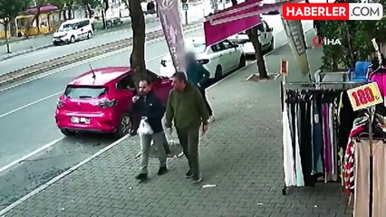 Adana'da Çocuk Kapkaççı Güvenlik Kamerasında