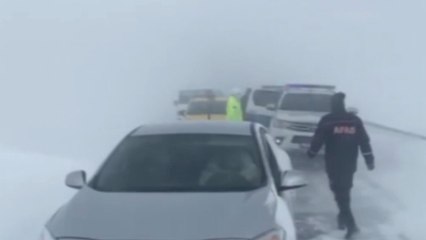 Kar ve tipide mahsur kalan vatandaşlar için ekipler seferber oldu