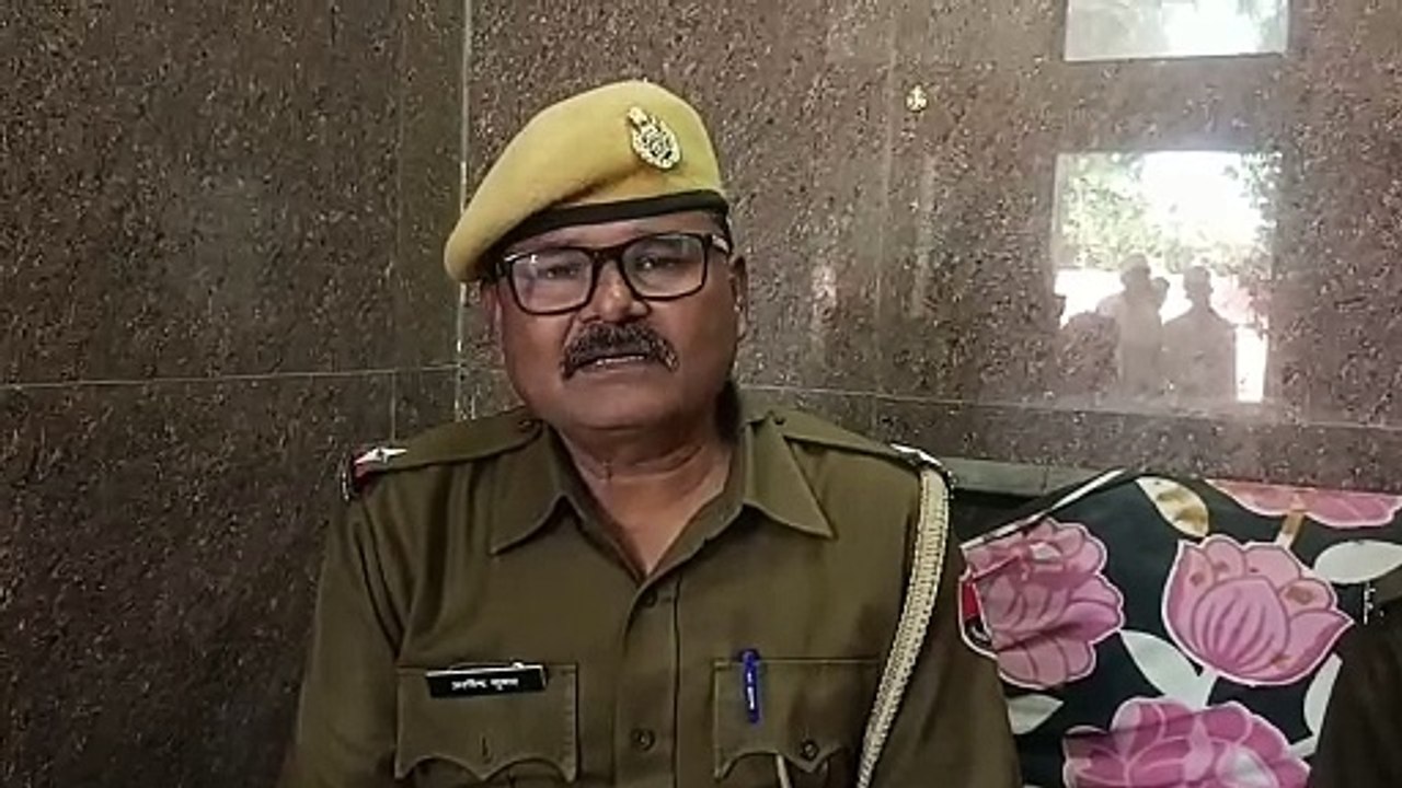 सुसाइड : घर से 200 मीटर दूर पेड़ से फांसी के फं...