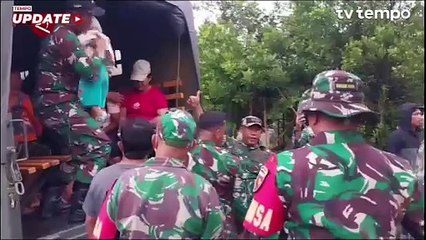 664 Warga Telah Dievakuasi Petugas Dari Zona Merah Erupsi Gunung Ibu