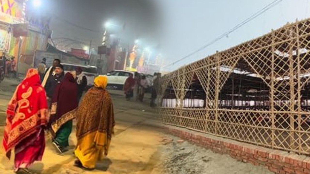 Maha Kumbh Ashram Stay Process 2025: महाकुंभ के आश्रम में कैसे ठहरें, रुकने का आसान तरीका