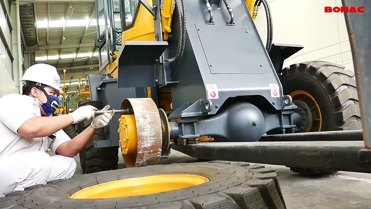 PROSES PERAKITAN WHEEL LOADER BOMAC BWL11RZ