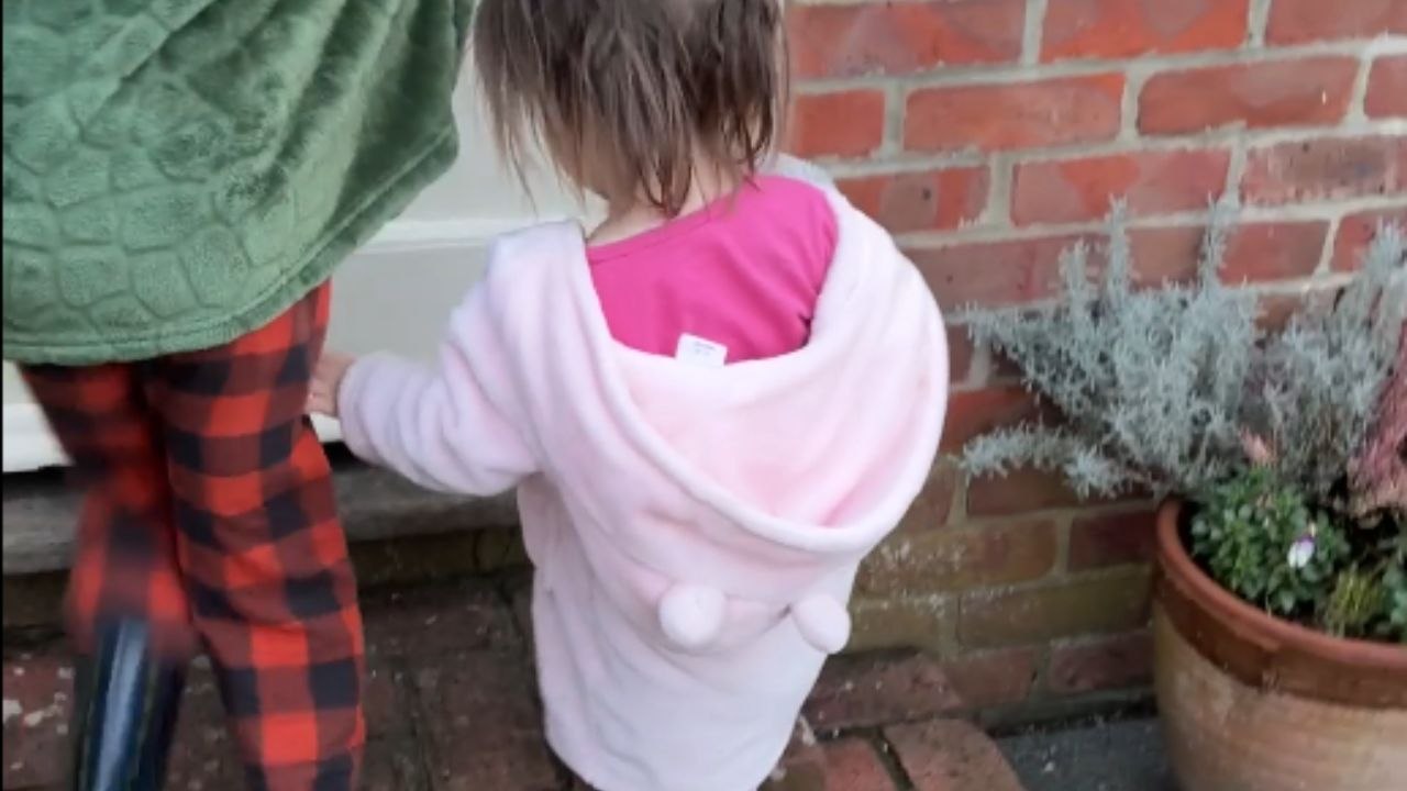 Elf on the Shelf pulls off hilarious prank by targeting grandparents in festive mischief