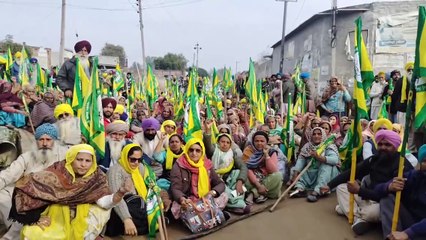 ਮੁਰੱਬਾ ਬੰਦੀ ਅਤੇ ਨਕਸ਼ਾ ਬੰਦੀ ਲੈ ਕੇ ਪੁਲਿਸ ਪ੍ਰਸ਼ਾਸਨ ਅਤੇ ਕਿਸਾਨ ਆਮੋ ਸਾਹਮਣੇ