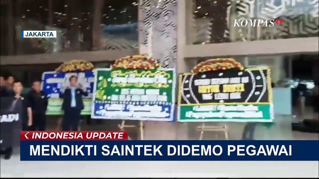 Detik-Detik Mobil Menteri Dikti Saintek Satryo Kabur, Lewati Aksi Demo ASN
