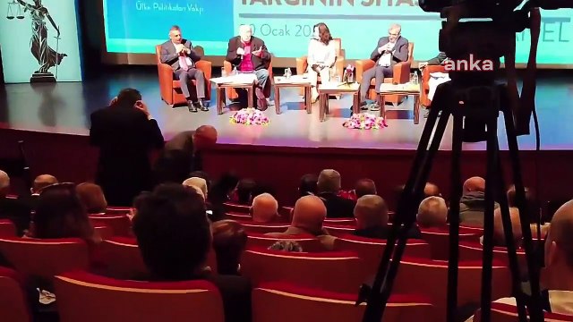 Ekrem İmamoğlu'nun hakkında açılan soruşturmayı öğrendiği an İmamoğlu Akın Gürlek ile ilgili sözleri nedeniyle hakkında soruşturma açıldığını konuşmacı olarak davet edildiği Modern Hukuk ve Yargının Siyasallaşması Paneli'nde öğrendi