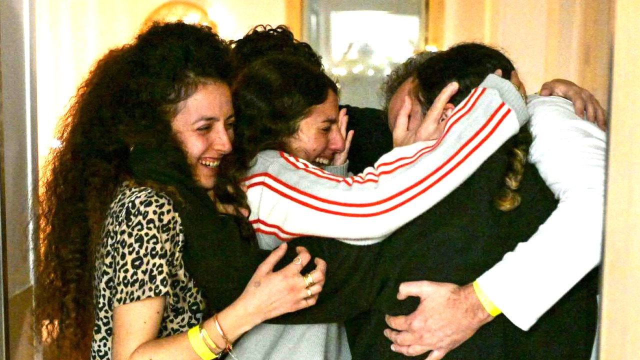 Ex-Geiseln in Israel mit Familien vereint