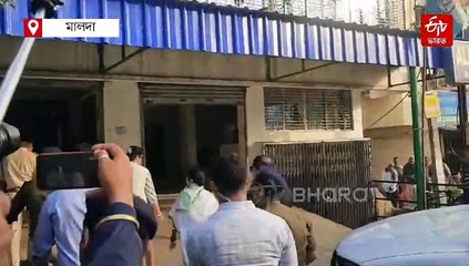 মালদা পৌঁছেই বাবলার বাড়িতে মমতা, চৈতালিকে স্বামীর অসম্পূর্ণ কাজের দায়িত্ব