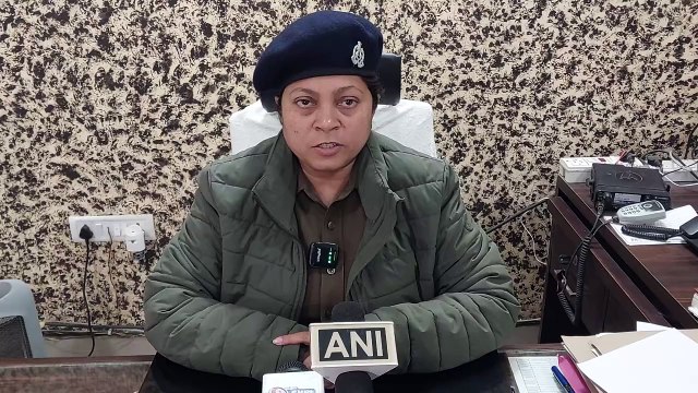 दबंग ग्राम प्रधान की गुंडागर्दी, दलित ग्राम प्रधान के घर के सामने खुदवाई गहरी खाई , शव के लिए लकड़ी देने से नाराज था दबंग प्रधान