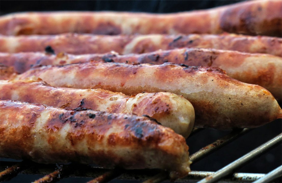 Eating sausages and bacon raises dementia danger