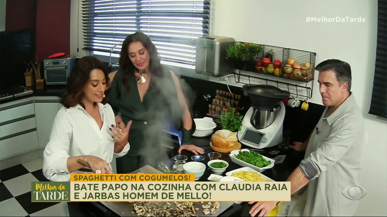 Catia Fonseca cozinha para Claudia Raia: veja receita especial de espaguete | Melhor da Tarde