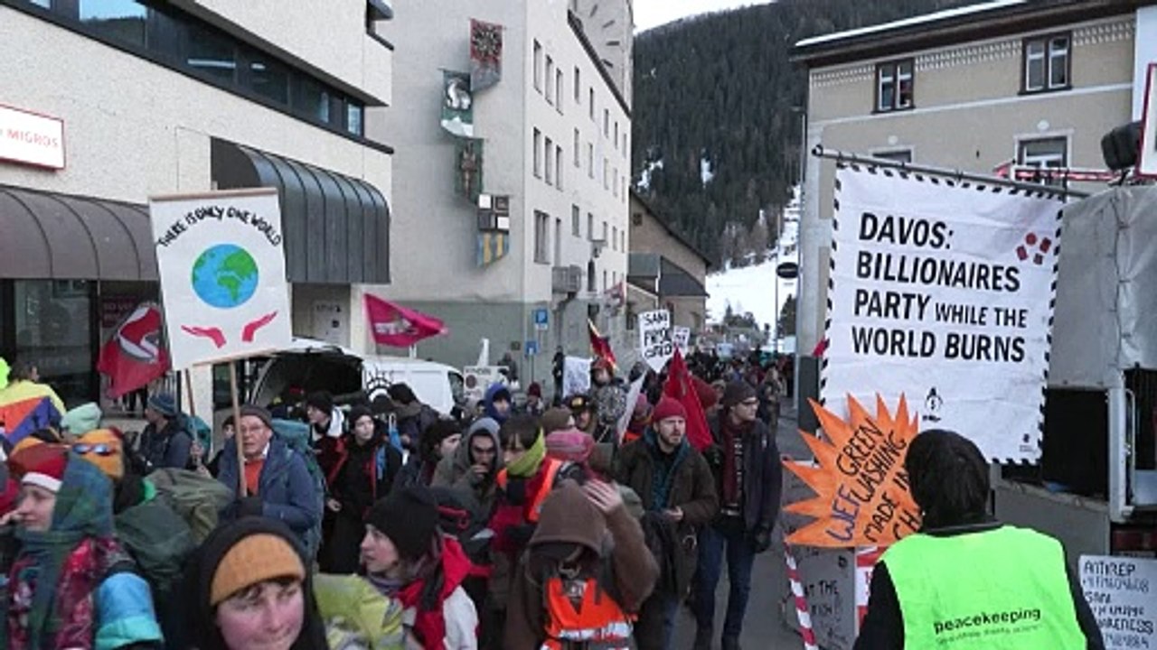 Proteste begleiten Weltwirtschaftsforum in Davos