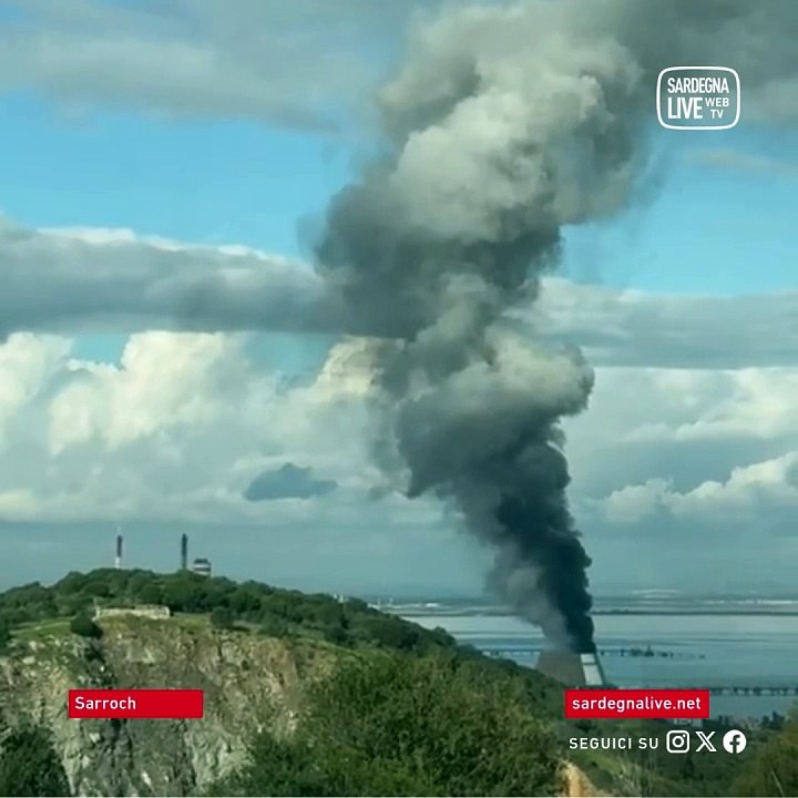 Colonna di fumo nero a Sarroch: preoccupazione tra i residenti