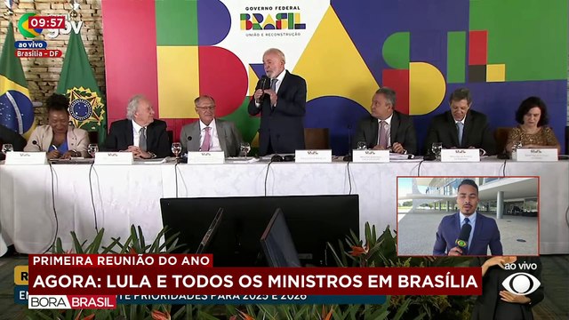 Lula faz 1ª reunião do ano com expectativa por troca de ministros