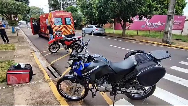 Motociclistas ficam feridos após colisão no cruzamento da Dr. Camargo com a José Honório