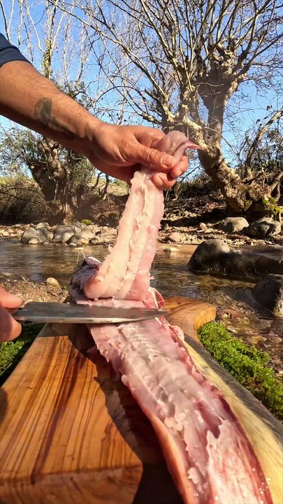 How to cook a catfish in the wild - Out Door Cooking Adventure